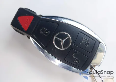 2015 Mercedes-Benz C 300 4Matic/Luxury 4Matic/Sport 4Matic из США, поврежденный, VIN 55SWF4KB0FU080164